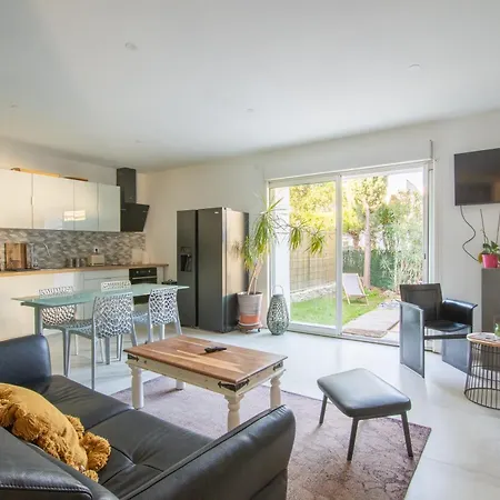 Prázdninový dům Maison T4 Avec Jardin